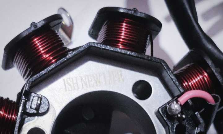 Motorcycle%20MAGNET%20COIL/MAGNET%20GHUTCHA%20CG%20125%20SELF%20EDITION/125%20F%20-%20Image%204