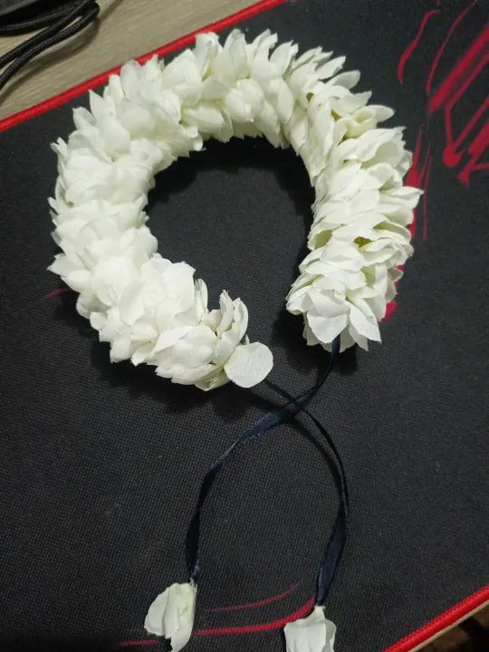 Artificial%20Cherry%20flower%20gajra%20-%20Off%20white%20natural%20looking%20gajra%20hair%20accessory%20for%20buns%20and%20khopa%20-%20Image%202