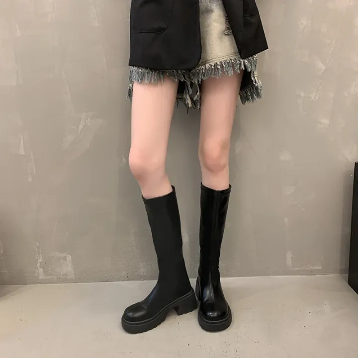 Autumn%20and%20Winter%20New%20Round%20Head%20Thick%20Sole%20Retro%20Heightening%20Mid-calf%20Boots%20with%20Velvet%20Warm%20and%20Comfortable%20Fashion%20Show%20Boots%20-%20Image%203