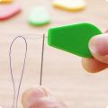 pack of 2 sui me dhaga dalnay wala gadget. 