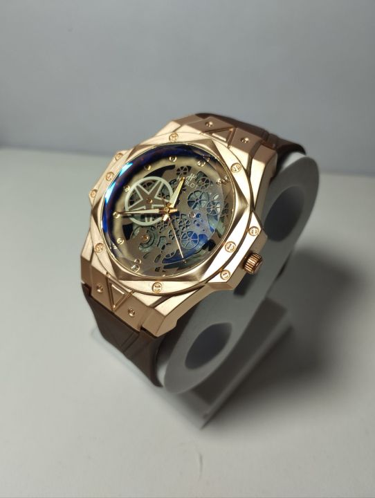 Discover Timeless Elegance with the Bonn Vault Hublot Watch! ⌚💎
