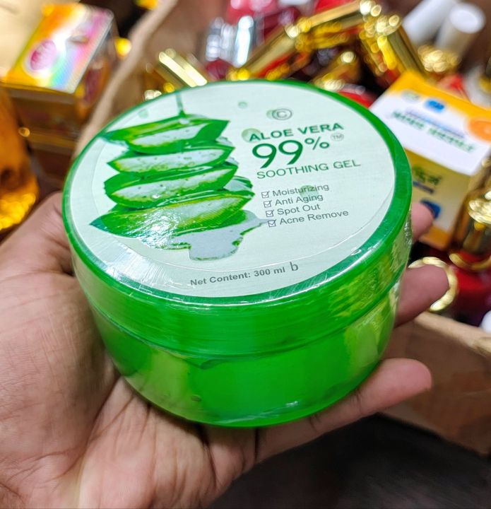 Aloe%20Vera%2099%25%20Soothing%20Gel%20300g%20Soothing%20&%20Moisture%20-%20Image%208