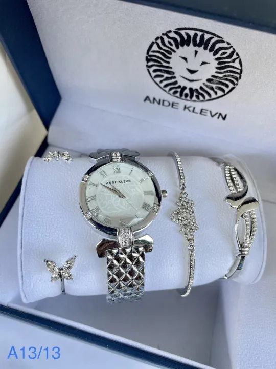 Authentic Ande klevn brand watches, one set of luxury ladies watch sets will be in the form of a bracelet watch and a luxury box.
