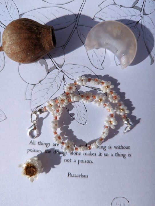 Trendy%20pretty%20white%20daisy%20flower%20beaded%20bracelet%20for%20girls%20%201%20piece%20-%20Image%204