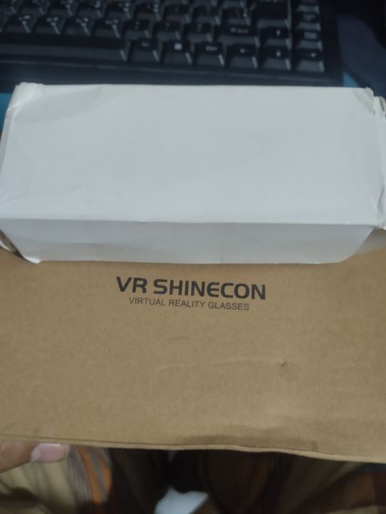 VR%20Shinecon%20Box%205.0%20Mini%20VR%20Box%203D%20Glass%20Virtual%20Reality%20Headset%20for%20Smartphones%20With%20REMOTE%20-%20White%20and%20Black%20-%20Image%209