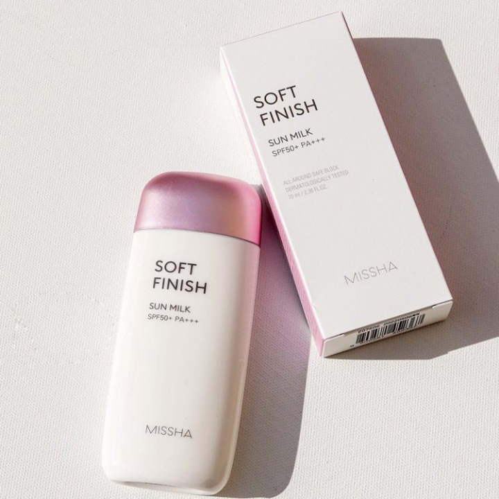 Missha%20All%20Around%20SOFT%20FINISH%20Sun%20Milk%20Sun%20Block%20Sunscreen%20with%20SPF50+/PA+++%20offering%20high%20protection%20against%20UVA%20and%20UVB%20rays%20%7C%20No%20White%20Casts%20-%20Image%204
