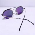 Eye frame with polarized attachment mirror. 