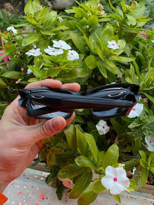 Oakley%20Pitboss%202%20Premium%20Sunglasses%20%E2%88%9A%20%20Matte%20%20%20%E2%88%9A%20With%20Cover%20&%20Wipping%20Cloth%20%20%20%E2%88%9A%20Polarized%20Glasses%20%20%E2%88%9A400%20uv%20protection%20-%20Image%204