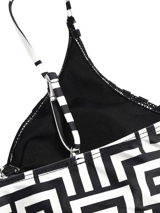 Women's%20Beach%20Summer%20Geometric%20Print%20Three-Piece%20Swimsuit%20Set%20with%20Long%20Sleeve%20Beach%20Cover-Up,%20Polyester%20Knit%20Fabric%20with%20Elasta%20-%20Image%204