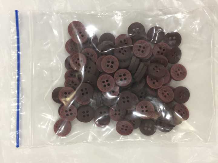 4-hole%20plastic%20buttons%20100-piece%20packet%20kaleji%20brown%20-%20Image%203