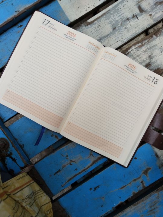 One%20Date%20V%20Magnet%20Button%20Diary%202026%20For%20Official%20And%20Gifting%20-%20Image%205