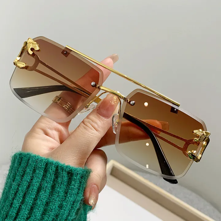 Hiking%20High%20Quality%20Double%20Bridge%20Anti%20Light%20Glasses%20Women%20Square%20Large%20Frame%20Metal%20Eyewear%20Fashion%20Gradient%20Color%20Shades%20UV400%20-%20Image%203