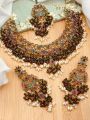 bridal mehndi set for mehndi and mayun occasion. 
