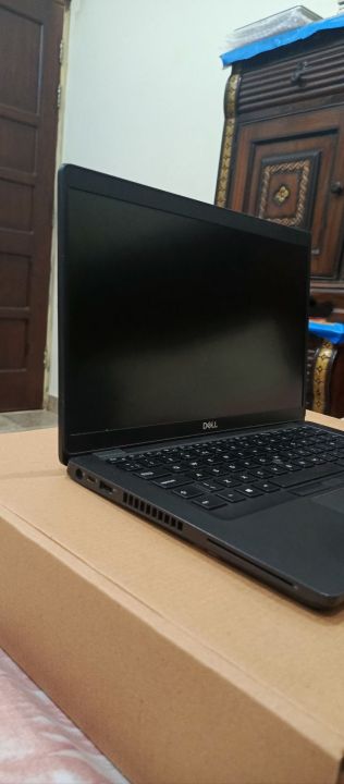 Dell Latitude 5400 Core i5 8th Generation laptop 8/256 10/10 condition (Quad-core processor with 6+ hours battery backup)
