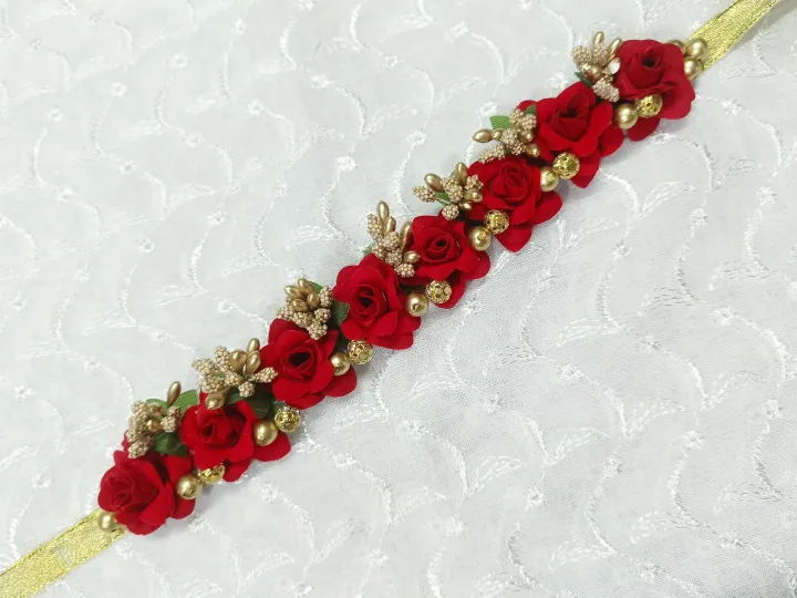 Red%20gorgeous%20gajra%20for%20khopa%20and%20hair%20bun%20-%20Artificial%20gajra%20for%20holud,%20wedding,%20falgun%20or%20parties%20-%20Image%204