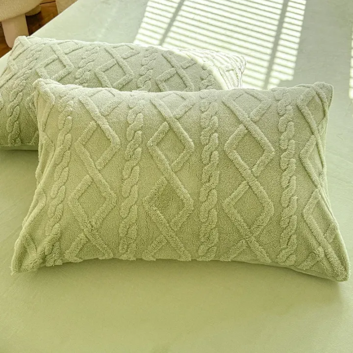 Milk%20Fleece%20Winter%20Thickened%20Pillowcase%20Bedding%20Coral%20Fleece%20Simple%20Luxury%20Winter%20Warm%20Soft%20Pillows%20Cover%20-%20Image%204
