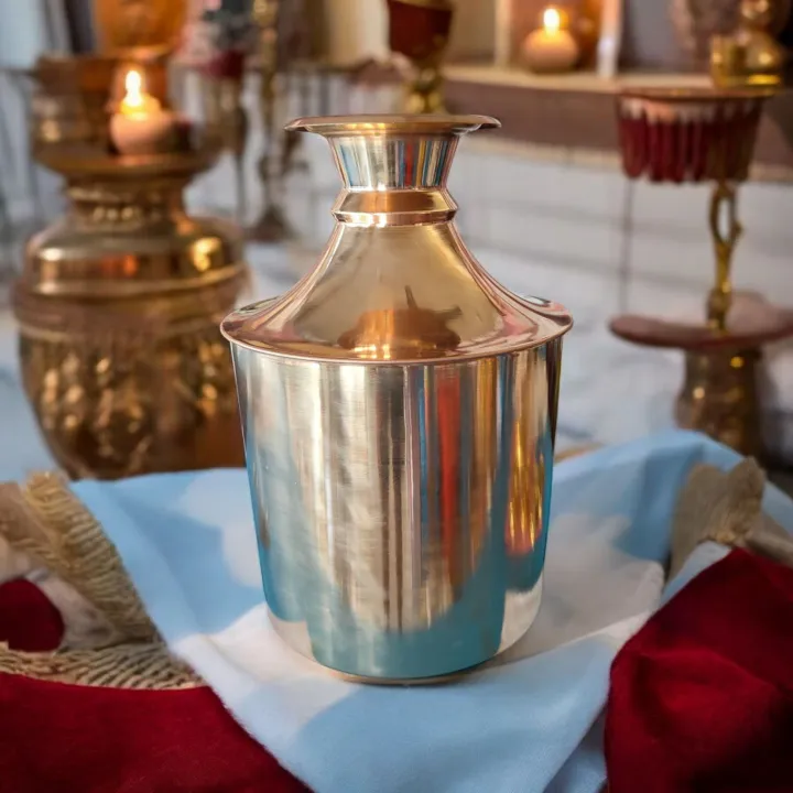 Premium%20Copper%20Saja%20Gagri%20%7C%20Traditional%20Handmade%20Water%20Pot%20for%20Puja%20&%20Home%20D%C3%A9cor%20%E2%80%93%20D:16cm,%20H:41cm,%20W:2.195kg%20-%20Image%206