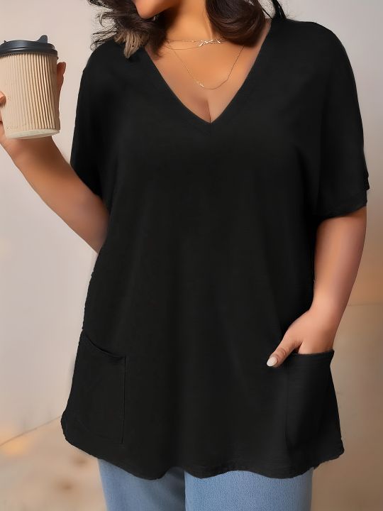 Plus%20Size%20Women's%20V-Neck%20Short%20Sleeve%20Casual%20T-Shirt%20with%20Front%20Pockets%20Comfortable%20and%20Stylish%20Top%20-%20Image%204
