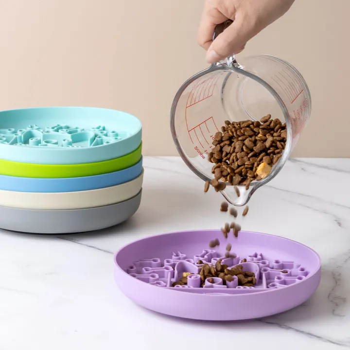 1Pc%20Silicone%20Pet%20Slow%20Feeder%20Food%20Lick%20Mat%20%20Anti-Slip%20Lick%20Bowl%20for%20Dogs%20and%20Cats%20-%20Image%203