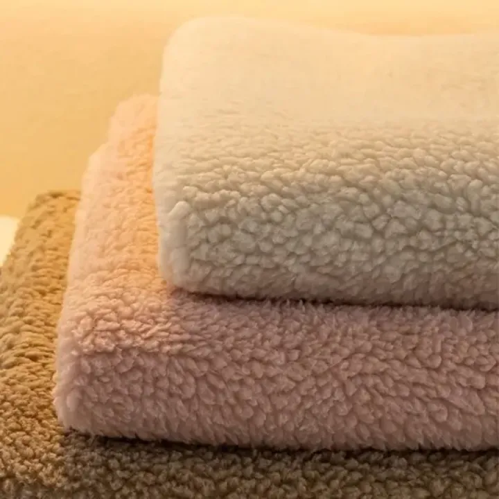 Solid%20Sherpa%20Anti-Slip%20Sofa%20Cover%20with%20PU%20label%20Decor%20for%20Living%20Room%20Coush%20Seat%20Cover,%20Universal%20Sofa%20Slipcover%20Furniture%20Towel%20-%20Image%204