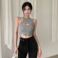 Women's crop top, Korean style cute crop top, slim fit, very beautiful mannequin. 