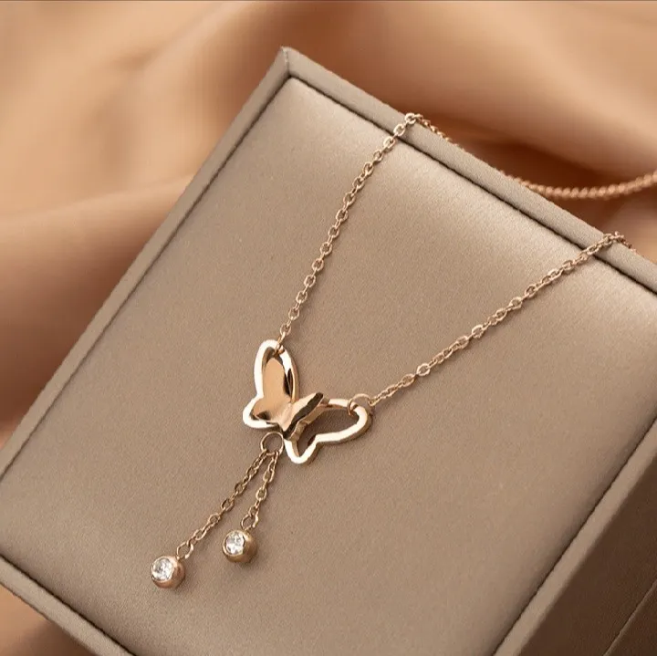 Rose%20Gold%20Butterfly%20Anklet%20for%20Women%20&%20Girls%20%E2%80%93%20Adjustable%20Chain%20with%20Dangling%20Charms,%20Elegant%20Fashion%20Jewelry%20-%20Image%204