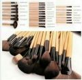 24 Piece Bobby Brown Perfect Quality Brushes Set With Leather Pouch Soft And Smooth Brushes Excellent Quality. 