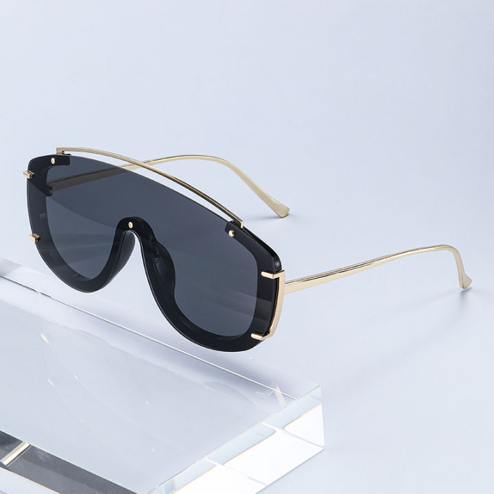 Sweet%20And%20Cool%20Gradient%20Sunglasses,%20Large-framed%20Sunglasses,%20Makes%20Face%20Look%20Smaller%20And%20Offers%20Uv%20Protection.3092%20-%20Image%203