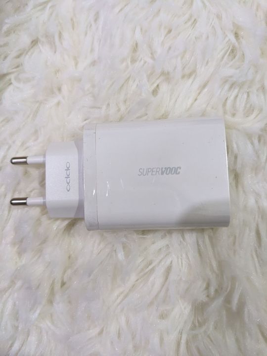 Oppo%20supervooc%2065W%20charger%20with%20type%20c%20cable%20-%20Image%204