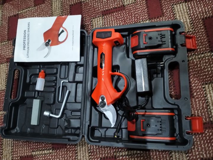 Electric%20Pruning%20Shears%20Cordless,%2030Mm%20(1.2Inch)%20Cutting%20Diameter%20with%20Rechargeable%20Lithium%20Battery%20Powered%20Tree%20Branch%20Pruner%20for%20Fruit%20Tree%20Grafting%20Gardening%20Tool%20-%20Image%204