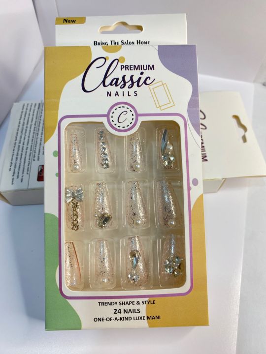 24Pcs/box(WITH%20GLUE)%20Luxe%20Shining%20Rhinestone%20Wedding%20False%20Nails%20Transparent%20Glitter%20Gems%20Crown%20Designed%20Square%20Full%20Short%20Fake%20Art%20Bride%20-%20Image%203