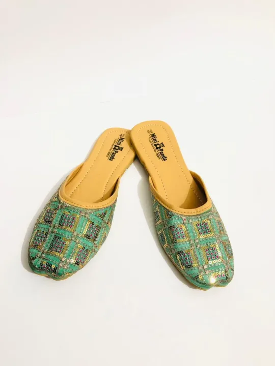 Girls%20Beautiful%20Gorgeous%20Rajsthani%20Half%20Nagra%20Shoes%20%7C%20Half%20Nagra%20-%20Image%209