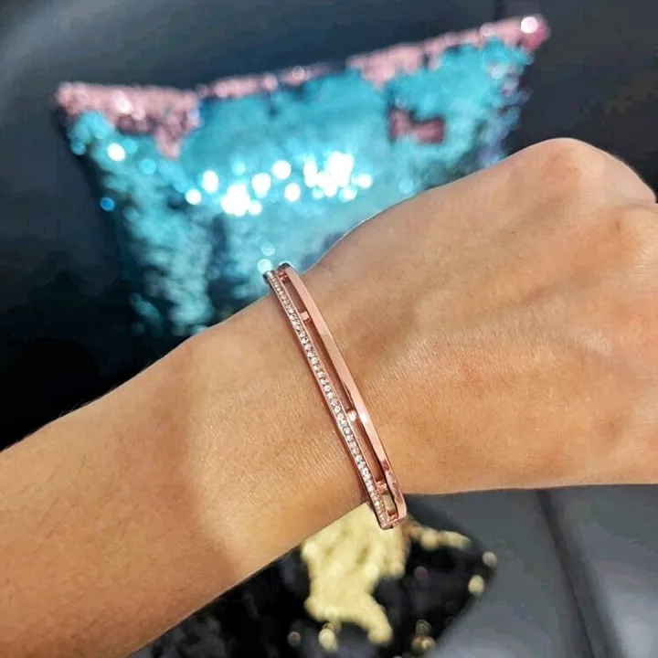 Rose%20Gold%20Stainless%20Steel%20Plain%20&%20Diamond%20Bangle%20Bracelet%20Suitable%20For%20Women's%20Everyday%20Wear,%20Cubic%20Zironia%20Simulate%20Diamond%20Stackable%20Oval%20Hinged%20Bangle%20Bracelet%20-%20Image%205