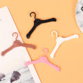10PCS Lovely 5.5cm Doll Hangers Mini Cute Wardrobe Dress Coat Clothes Plastic Doll Pretend Play Girls Toys.