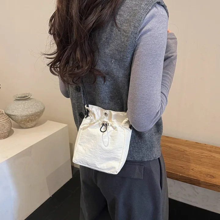Crossbody%20PhonePurse,%20Nylon%20Small%20Phone%20Purse%20Cell%20Phone%20Purse,%20Smartphone%20Crossbody%20Bag%20with%20Zipper%20-%20Image%205