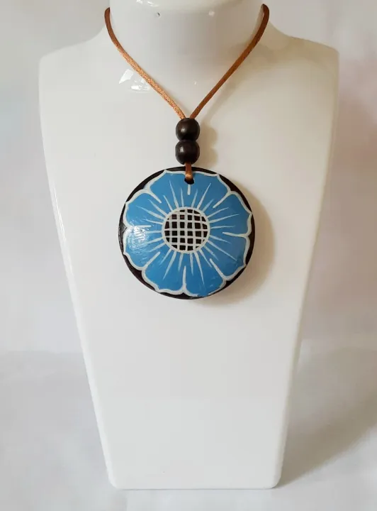 Handmade%20coconut%20shell%20neklace%20traditional%20flower%20pendant%20two%20side%20hand%20painting%20juwellary%20eco%20friendly.%20-%20Image%202