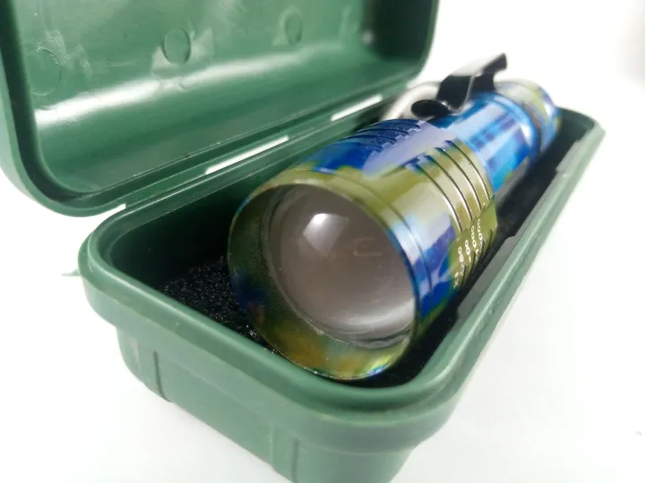 Rechargeable%20Emergency%20LED%20Light%20-%20Image%202