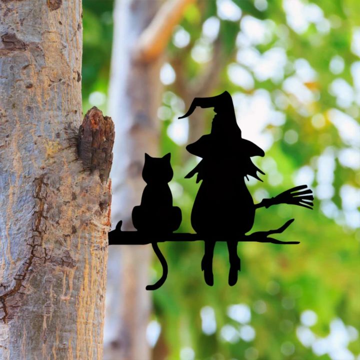 Garden%20Stake%20Iron%20Silhouette%20Cute%20Witch%20and%20Cat%20Tree%20Stump%20Plug-in%20Yard%20Art%20for%20Lawn%20Courtyard%20Decor%20-%20Image%204