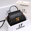 Women's handbag 2024 new autumn and winter high-end feeling, light luxury diamond grid small square bag, shoulder and crossbody.