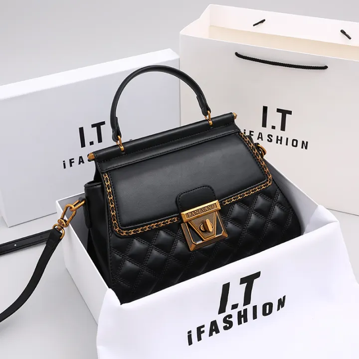 Women's%20handbag%202024%20new%20autumn%20and%20winter%20high-end%20feeling,%20light%20luxury%20diamond%20grid%20small%20square%20bag,%20shoulder%20and%20crossbody%20-%20Image%207
