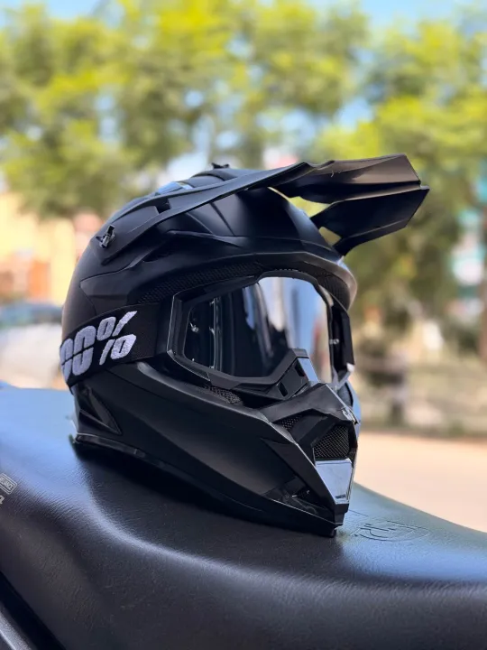 Bull%20Dirt%20Helmet%20With%20Goggles%20-%20Image%206
