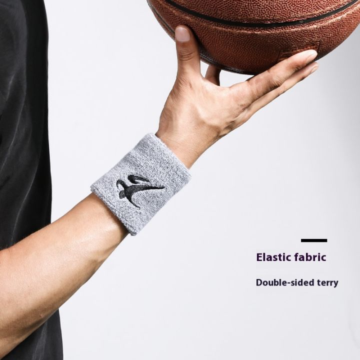Breathable%20Sports%20Wristbands%20Unisex%20Sweat%20Absorbing%20Wrist%20Support%20for%20Running%20Basketball%20Tennis%20Gym%20Fitness%20Workout%20-%20Image%204