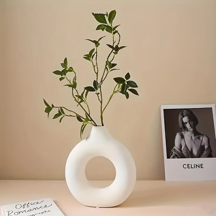 Durable%20Plastic%20Modern%20Decorative%20Donut%20Vase%20-%20Elegant%20Nordic-Inspired%20Centerpiece%20for%20Living%20Room,%20Bedroom%20&%20Desk%20-%20Perfect%20for%20home%20decoration%20item%20-%20Image%205