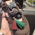 1Pcs Autumn Winter Maillard Tassel Pendant Shoe Charms Leather Flower Shoelace Buckle Sports Shoe Decoration Accessory Buckle. 