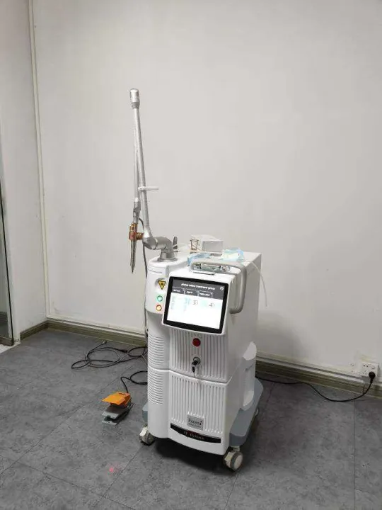 Co2%20machine%20for%20beauty%20care%20-%20Image%203