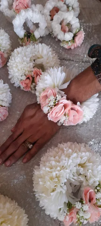 gajra%20kangan%20bangle%20artificial%20flowers%20pink%20and%20white%20imported%20floral%201%20hand%201%20peice%20-%20Image%207