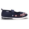 Women's lifestyle shoe.