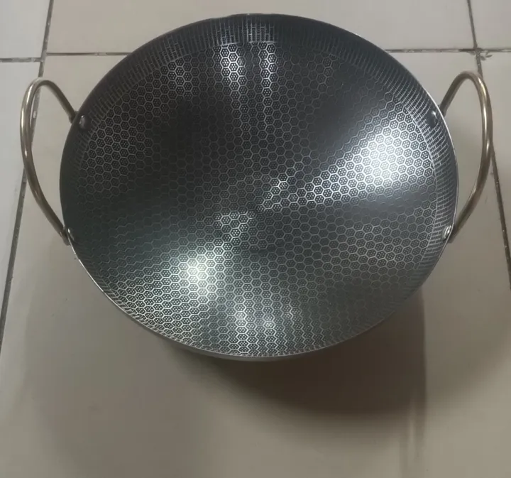 Stainless%20Steel%20Non-Stick%20Honeycomb%20Kadai%2028cm%20-%20Image%203