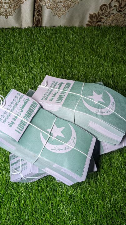 jhandian%20pakistan%20flag%20(1000%20paper%20flag)%20/pakistani%20flag%20-%20Image%202