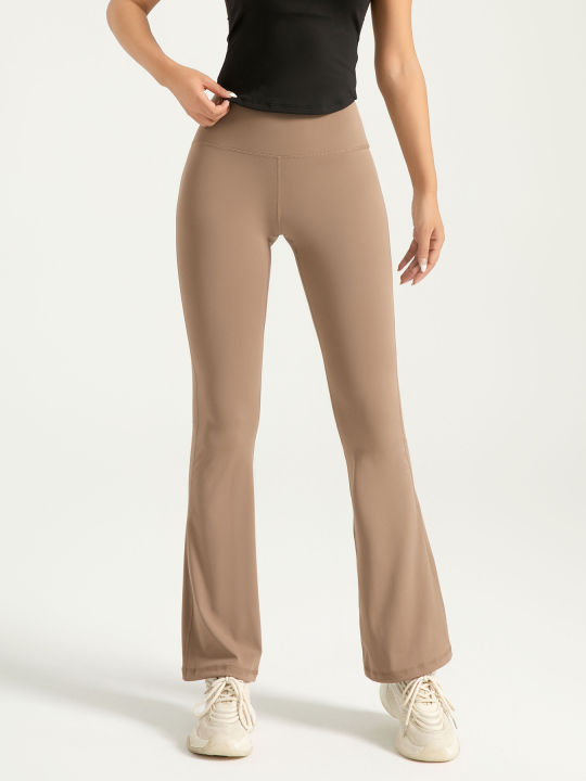 Women's%20High%20Waisted%20Bootcut%20Yoga%20Pants%20-%20Flared%20Leggings%20for%20Workout%20and%20Casual%20Wear%20-%20Comfortable%20and%20Stylish%20Activewear%20-%20Image%203